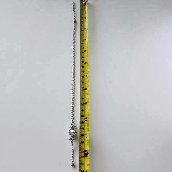 Vintage white pearl and silver rosary necklace with a small silver chain - Picture 6 of 8